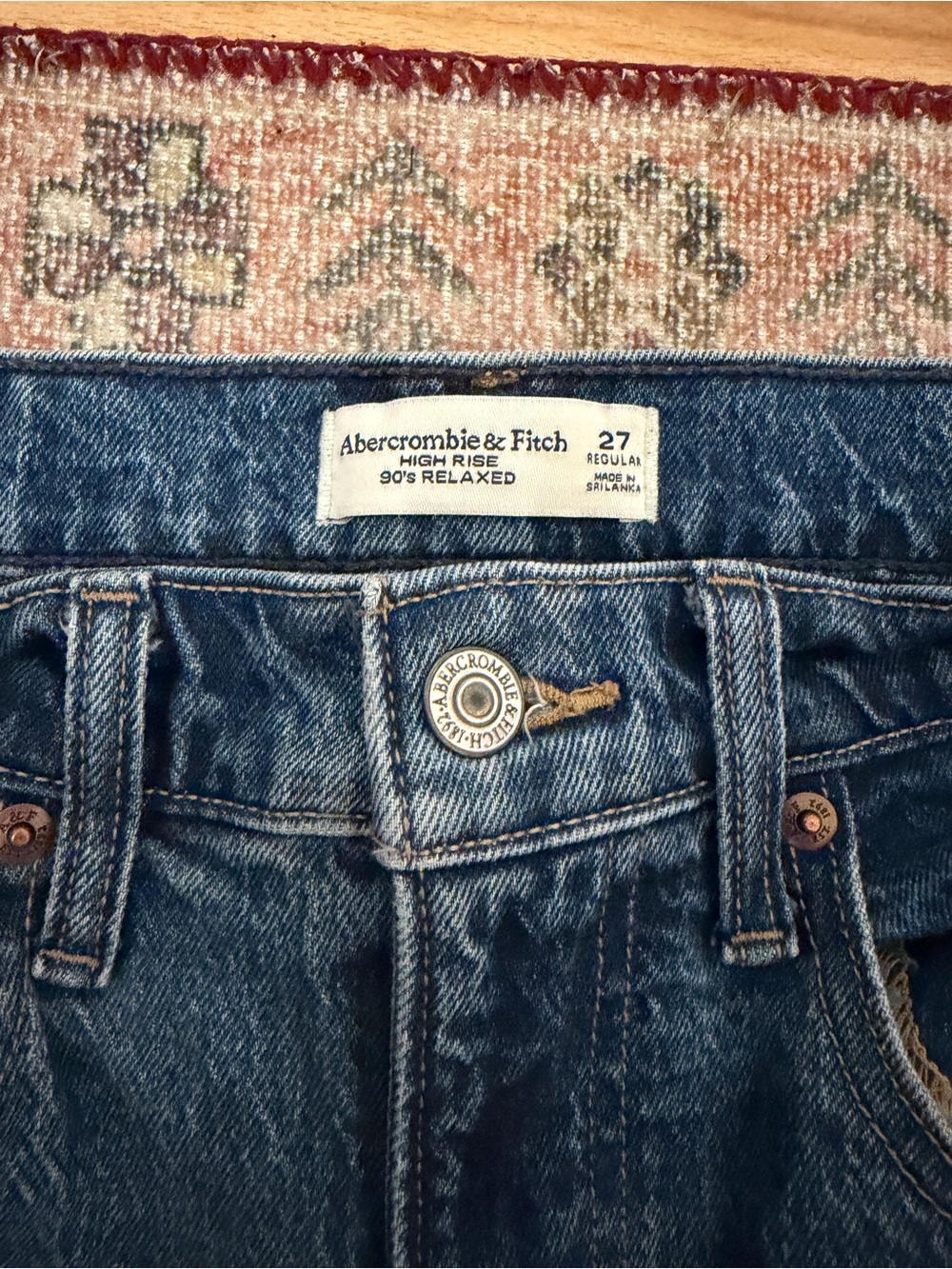 Abercrombie & Fitch High Rise 90's Relaxed Raw Hem Jeans - Size 27 / 4 Regular